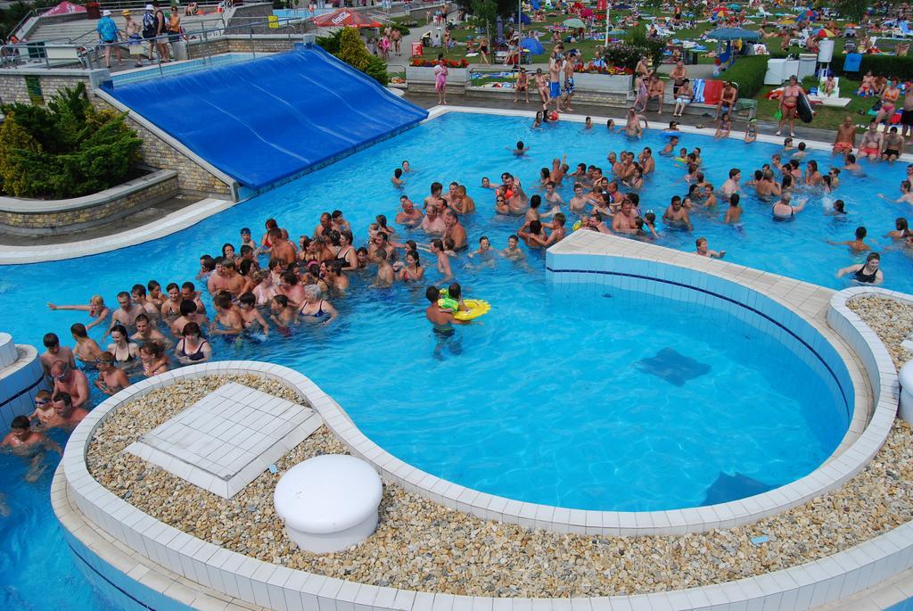 Hotel Termal Tiszaujvaros Exterior foto