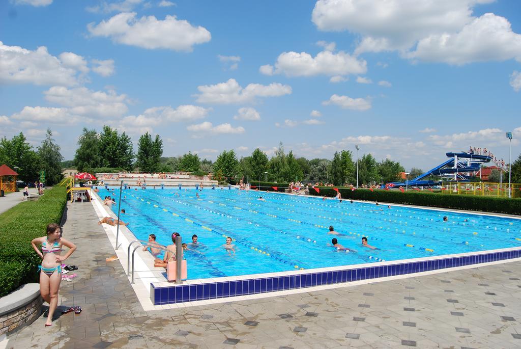 Hotel Termal Tiszaujvaros Exterior foto