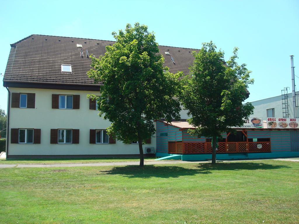 Hotel Termal Tiszaujvaros Exterior foto