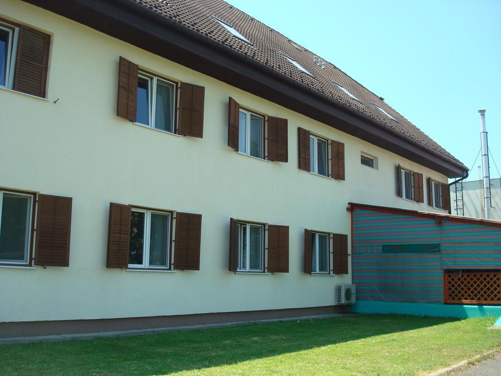 Hotel Termal Tiszaujvaros Exterior foto