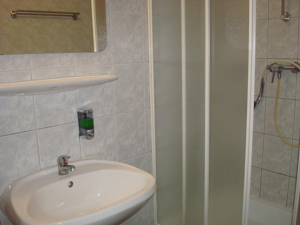 Hotel Termal Tiszaujvaros Quarto foto