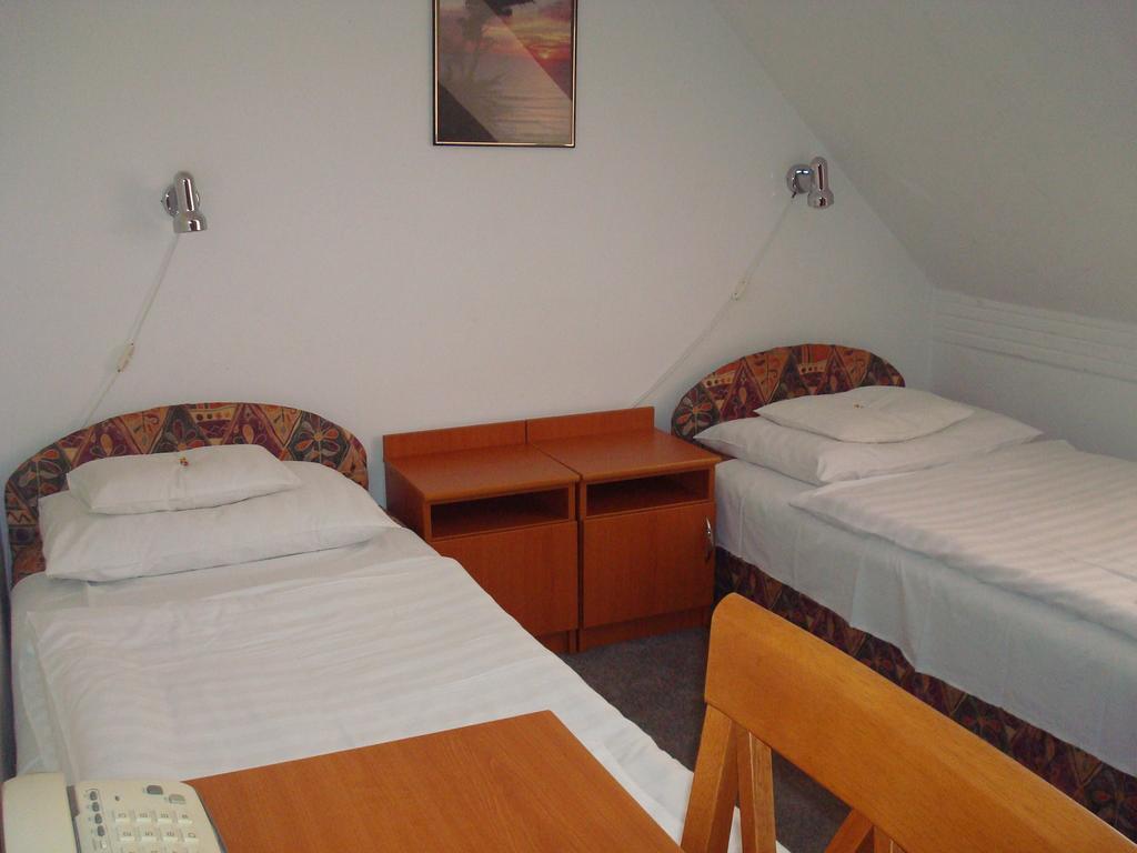 Hotel Termal Tiszaujvaros Quarto foto